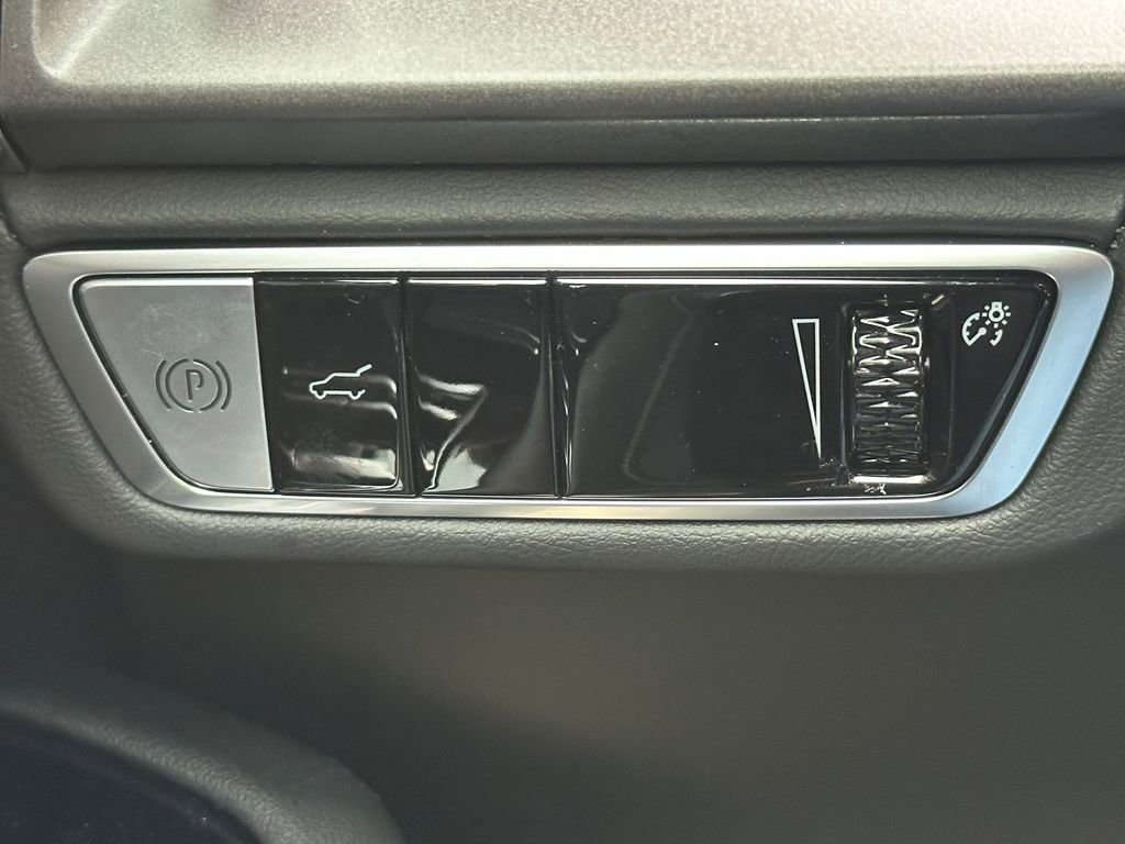 Used 2026 Cadillac Vistiq Sport image 32