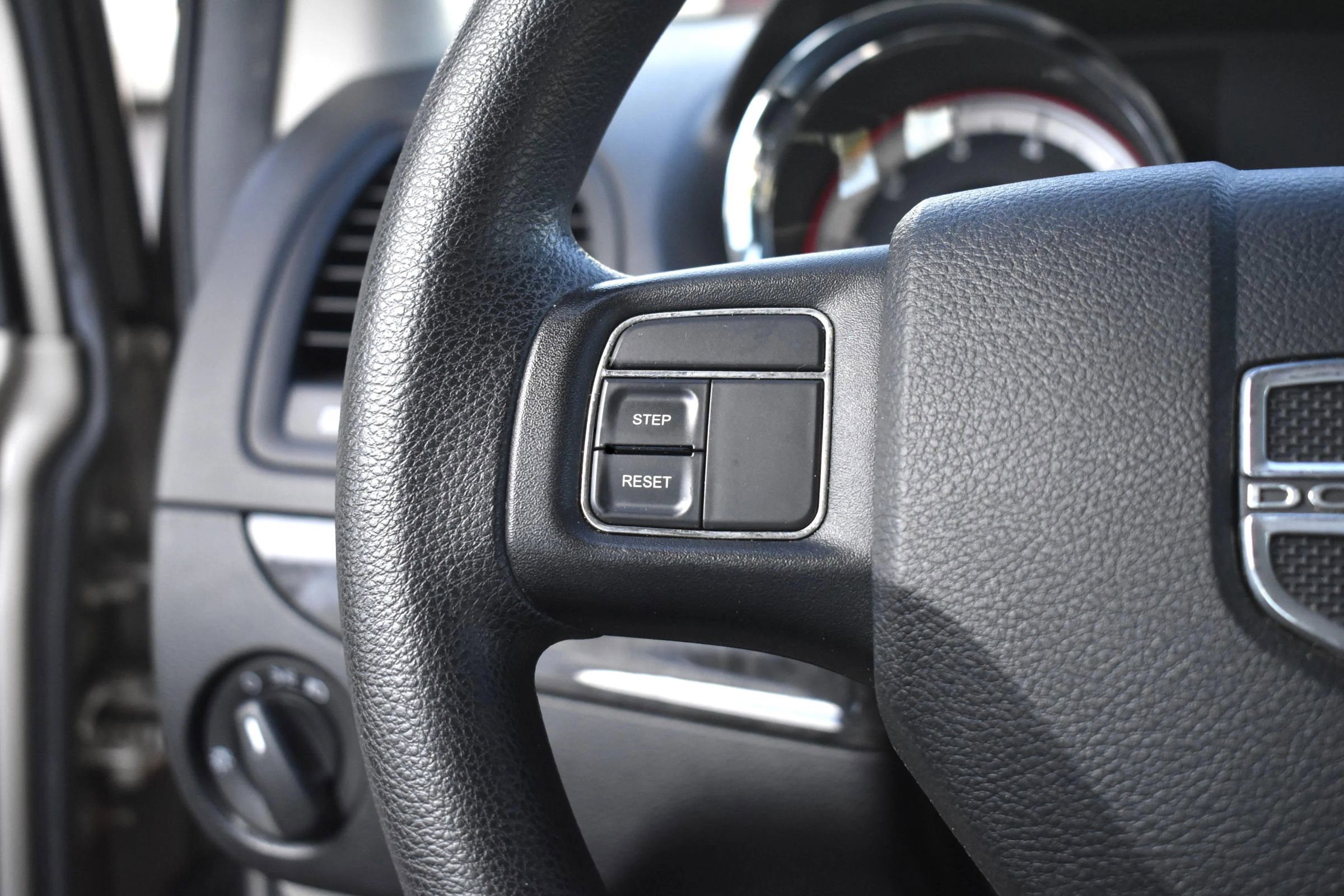 Used 2013 Dodge Grand Caravan American Value Package FWD image 22