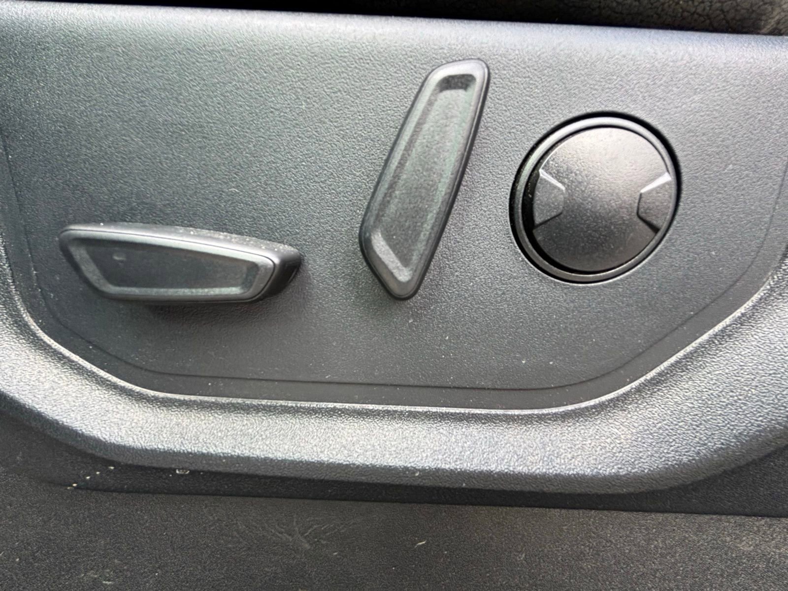 Used 2021 Ford F350 Lariat image 14