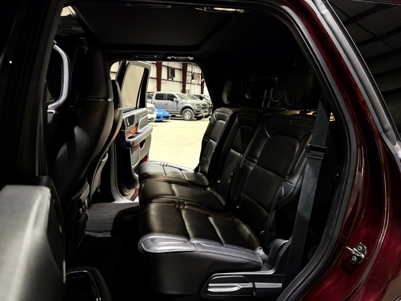 Used 2019 Lincoln Navigator Select w/ Technology Package RWD image 18