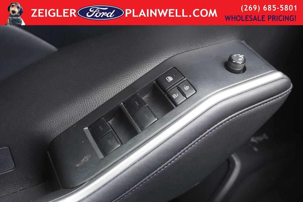 Used 2023 Toyota Highlander L image 30