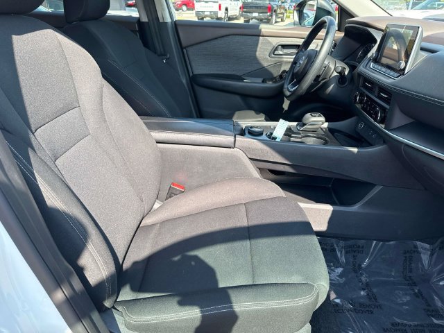 Used 2023 Nissan Rogue S AWD/4WD image 12