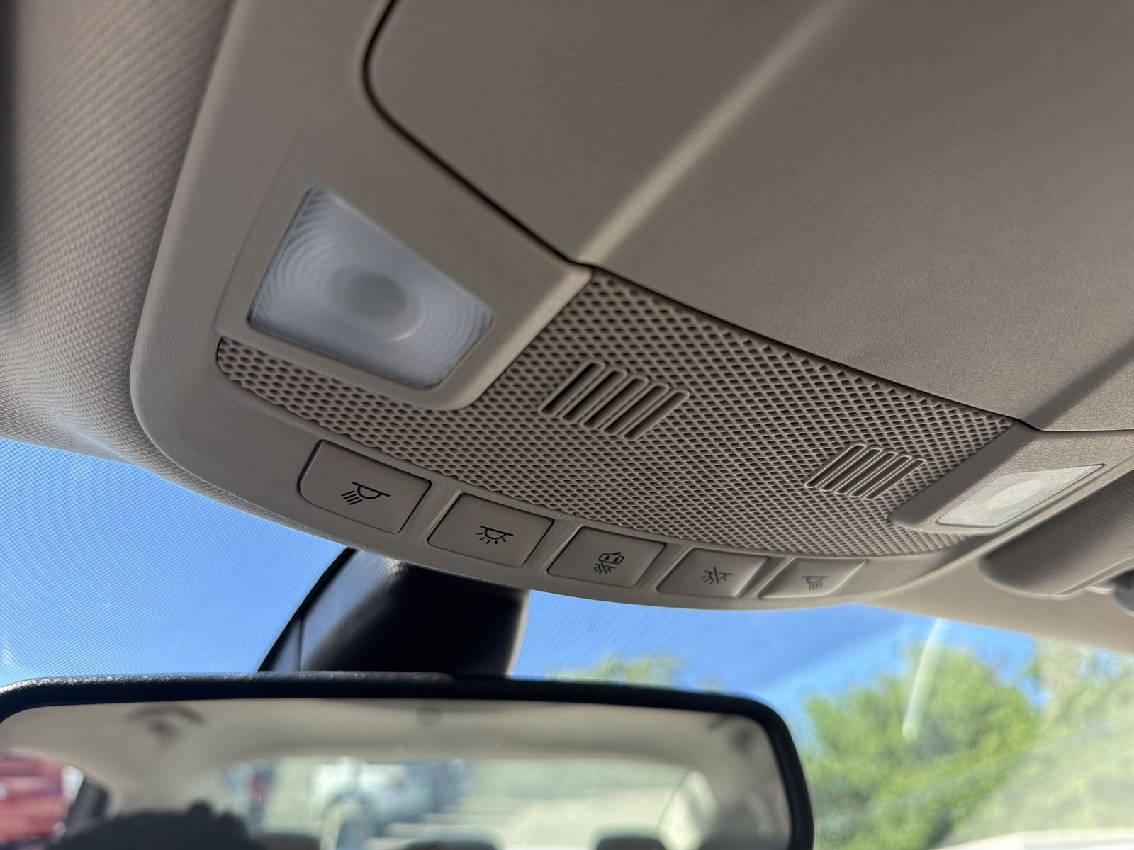 Used 2020 Ford Fusion SE FWD image 20