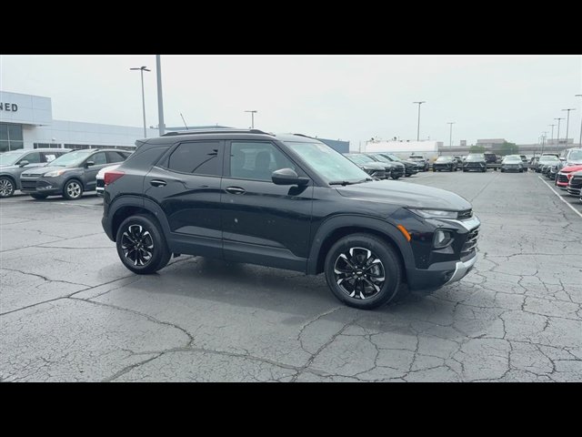 Certified 2023 Chevrolet TrailBlazer LT w/ Convenience Package FWD image 2