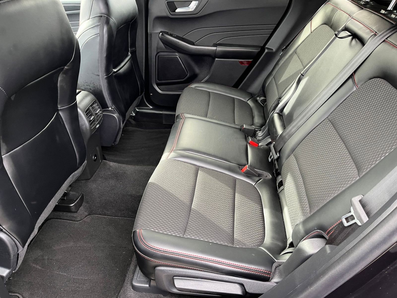 Used 2025 Ford Escape ST-Line image 22