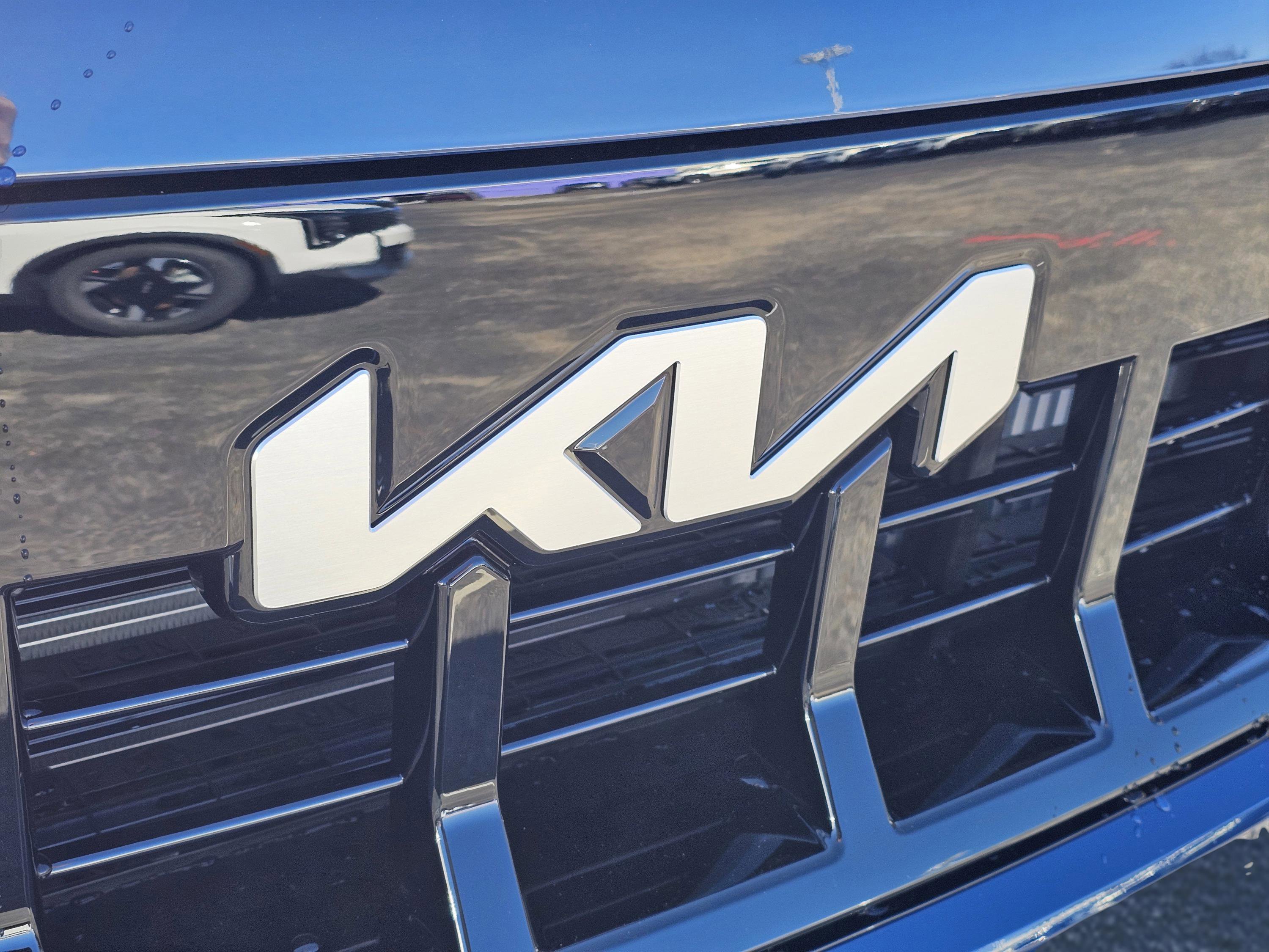 New 2027 Kia Telluride S image 3