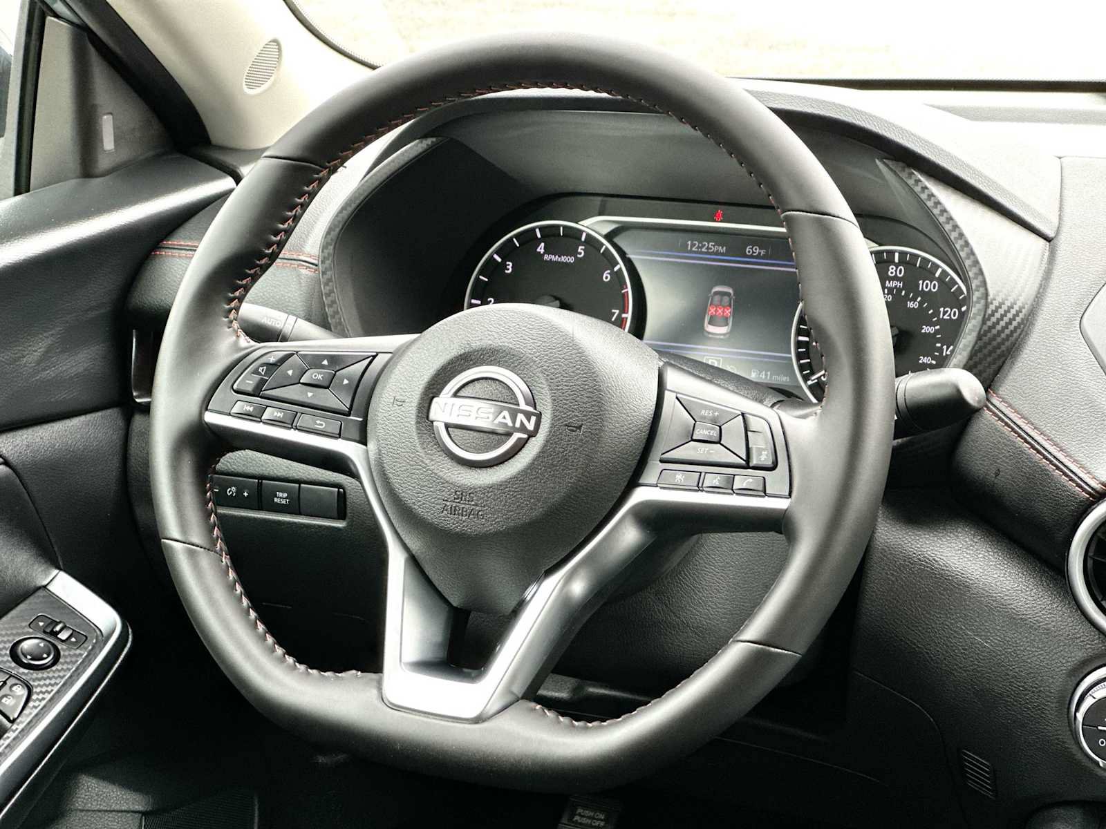 Used 2025 Nissan Sentra SR FWD image 27