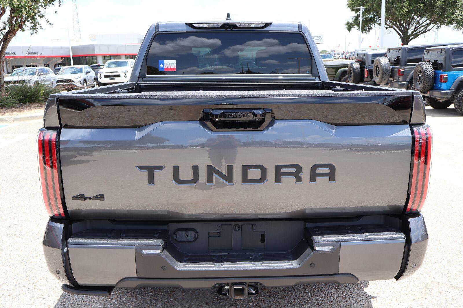 Used 2024 Toyota Tundra Platinum AWD/4WD image 4