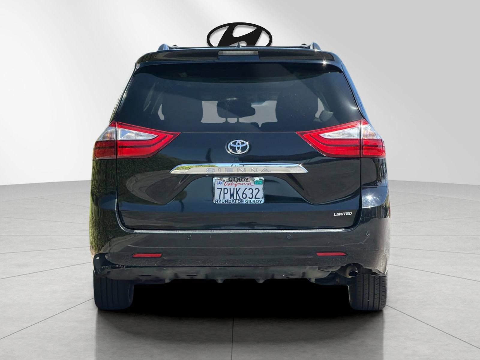 Used 2015 Toyota Sienna Limited Premium FWD image 4