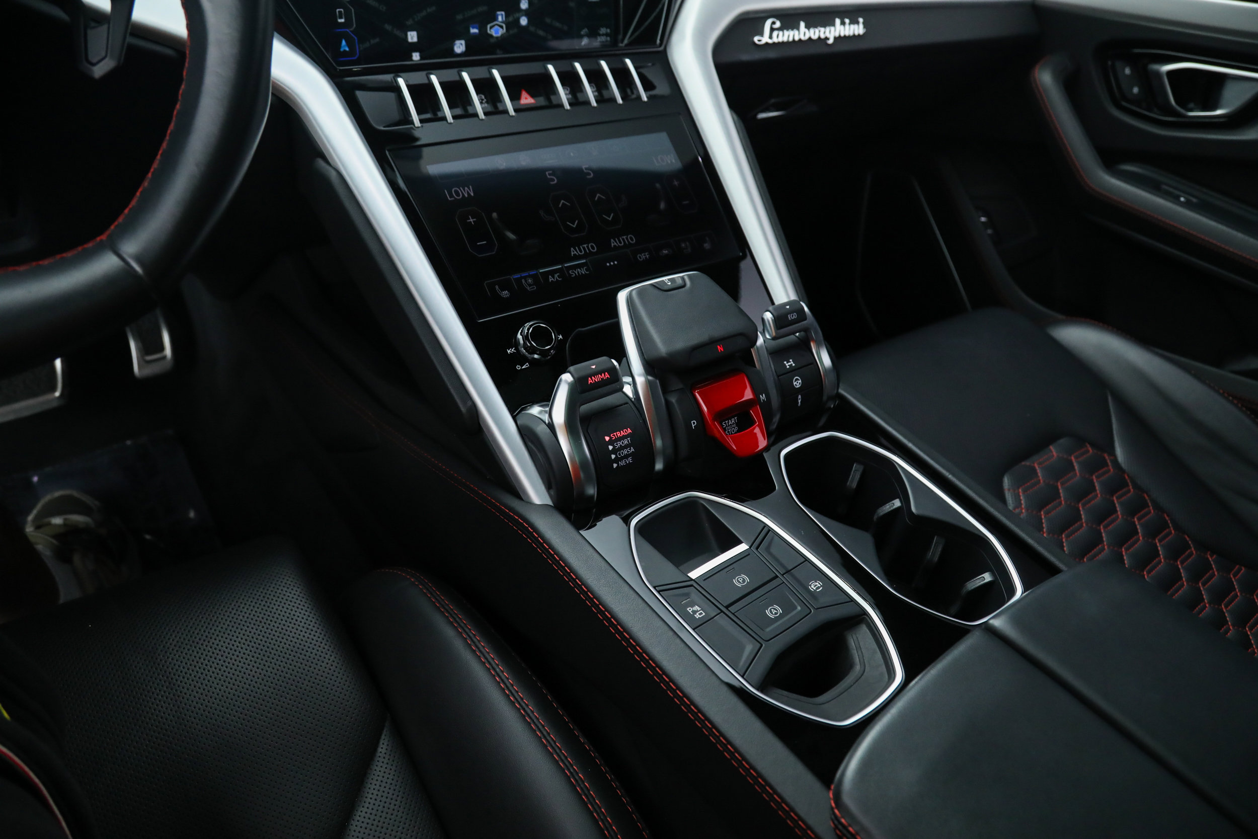 Used 2022 Lamborghini Urus image 29