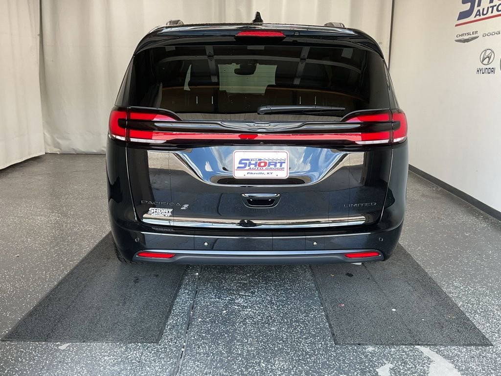 New 2025 Chrysler Pacifica Limited image 6