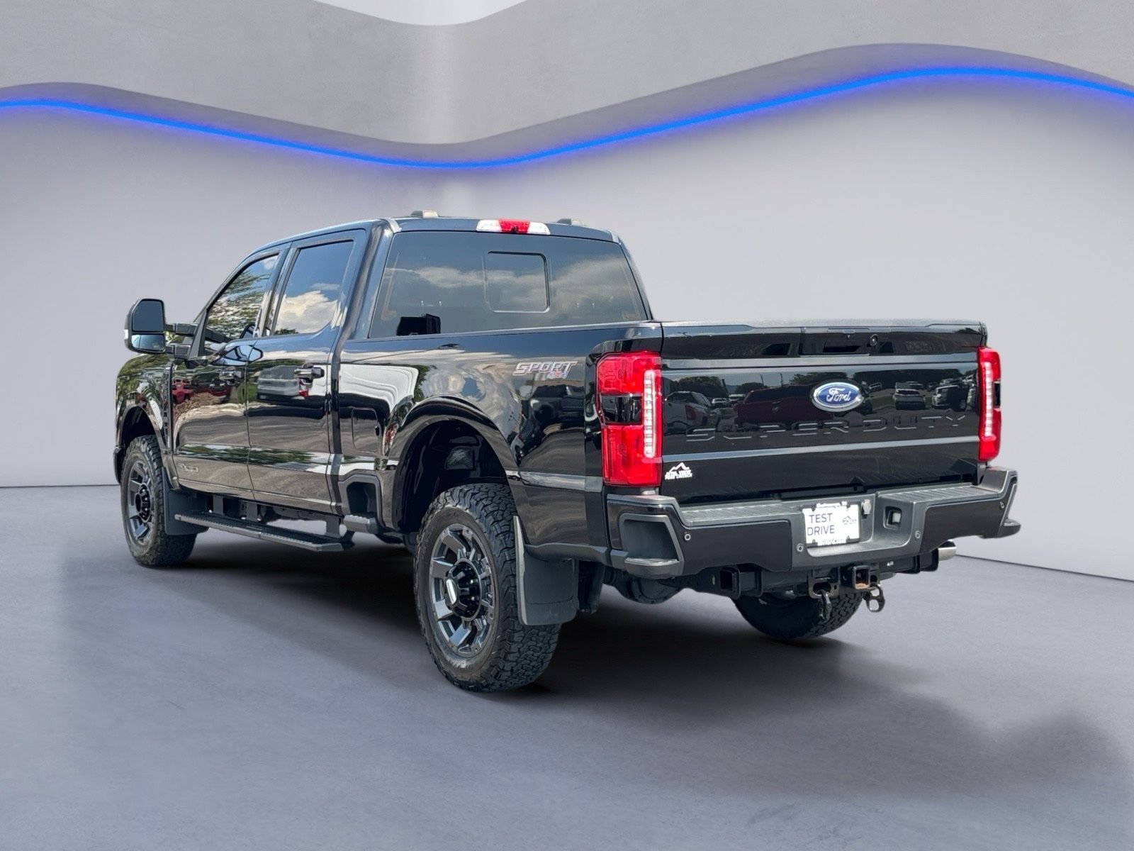 Used 2023 Ford F250 Lariat w/ Sport Appearance Package AWD/4WD image 7