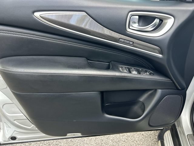 Used 2020 INFINITI QX60 Luxe w/ Essential Package FWD image 18