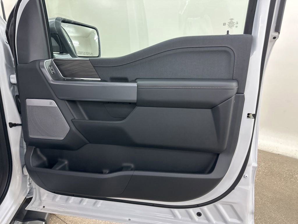 New 2025 Ford F150 Lariat w/ Equipment Group 501A Mid image 17