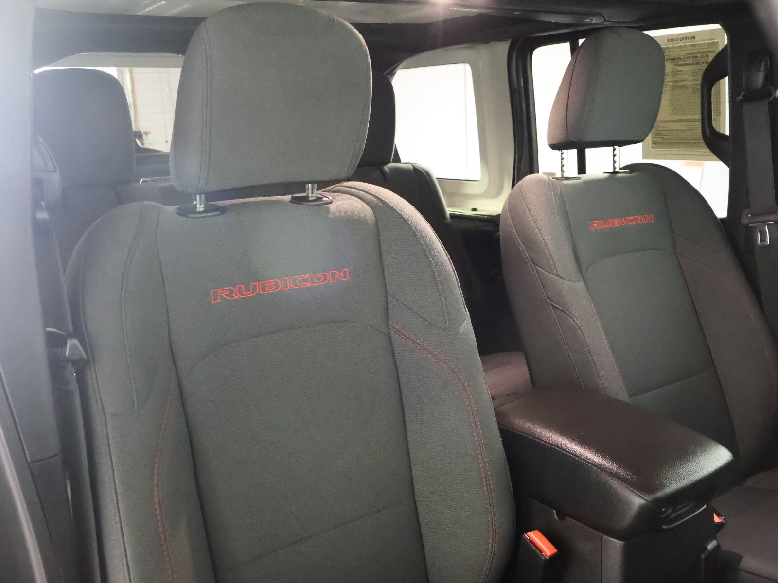 Used 2025 Jeep Wrangler Unlimited Rubicon AWD/4WD image 45