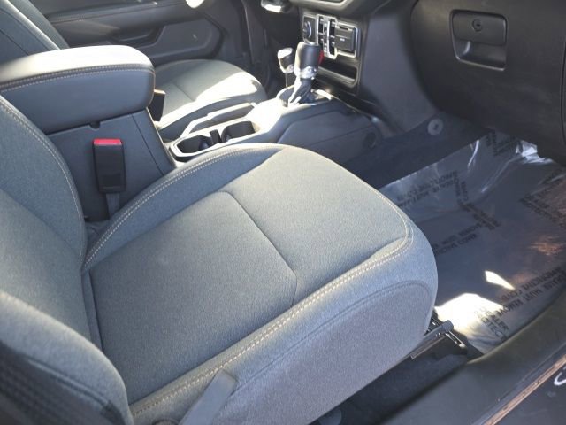 Used 2025 Jeep Wrangler Unlimited Sahara w/ Safety Group image 43