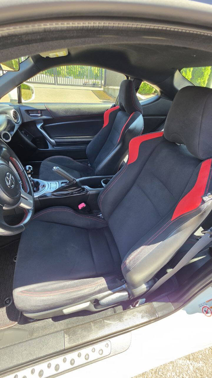 Used 2013 Scion FR-S RWD image 9