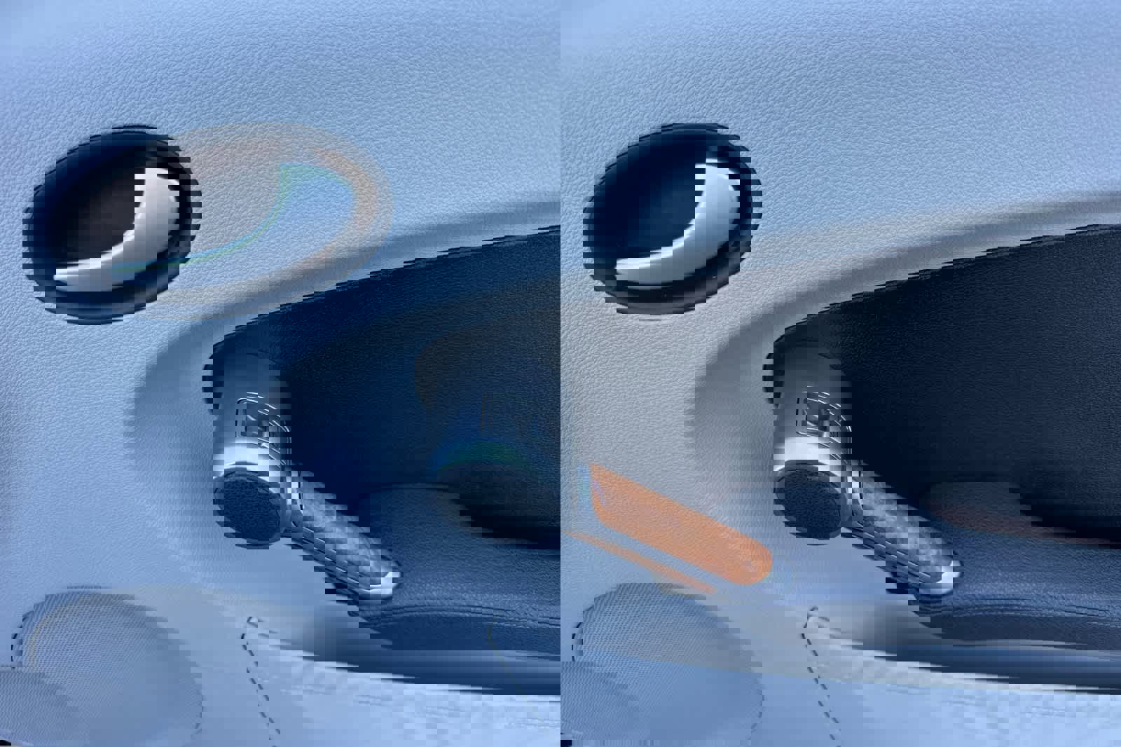 Used 2010 Mercedes-Benz SLK 300 image 13