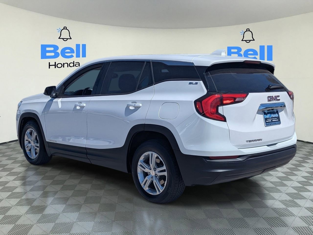 Used 2020 GMC Terrain SLE image 3