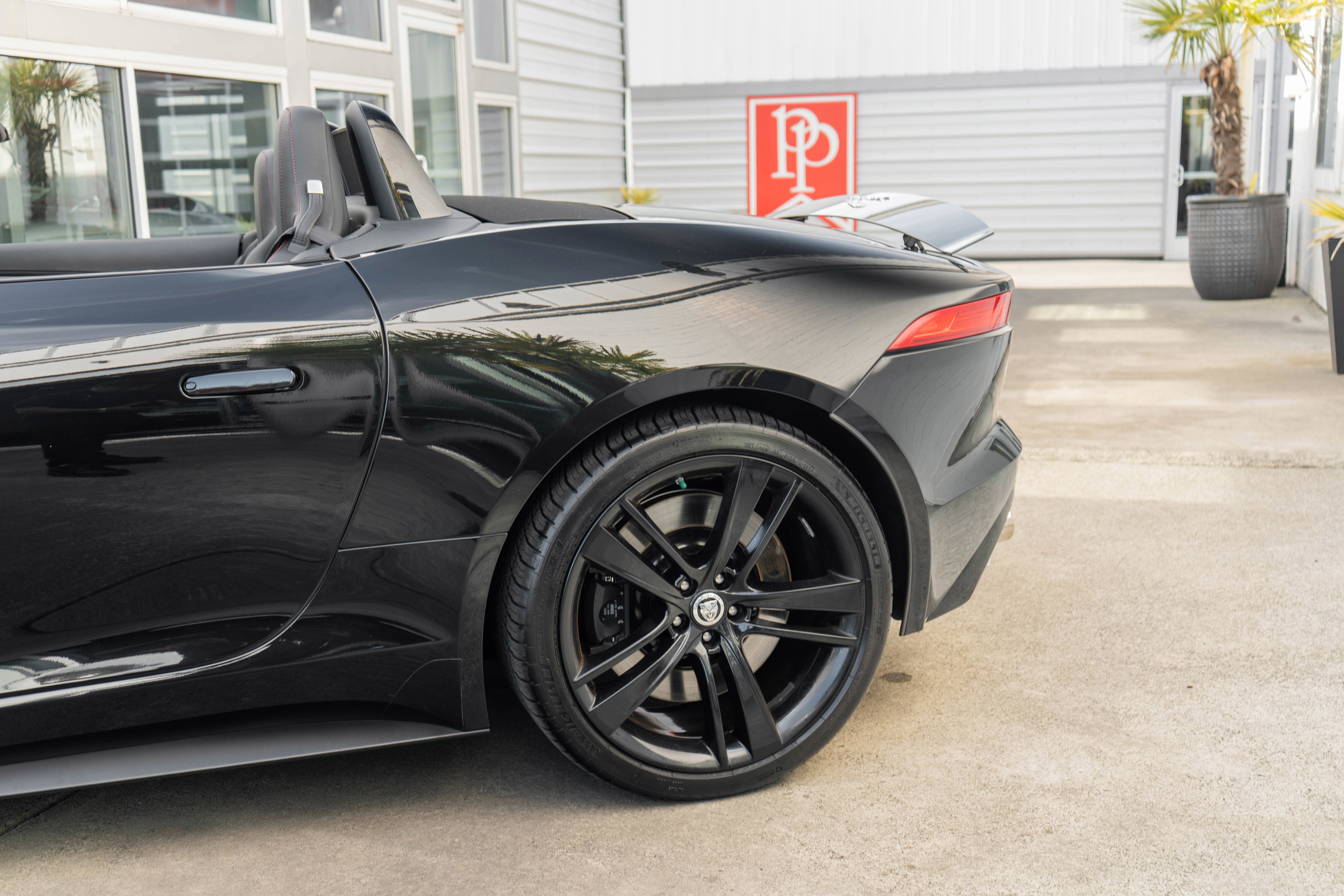 Used 2014 Jaguar F-TYPE S RWD image 5