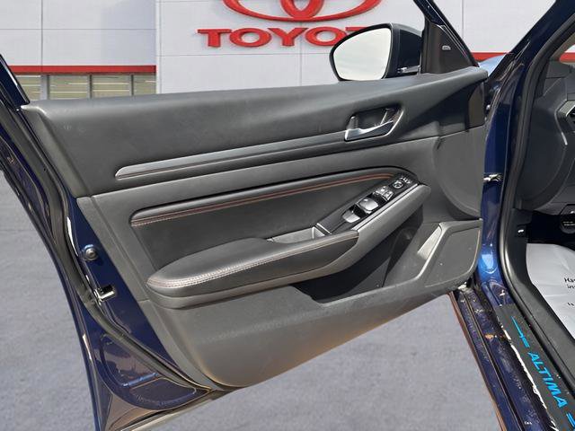 Used 2023 Nissan Altima 2.5 SR FWD image 10