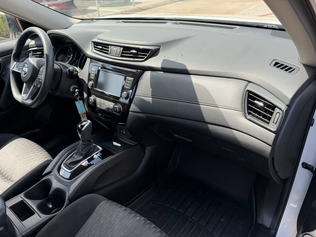 Used 2020 Nissan Rogue S FWD image 27