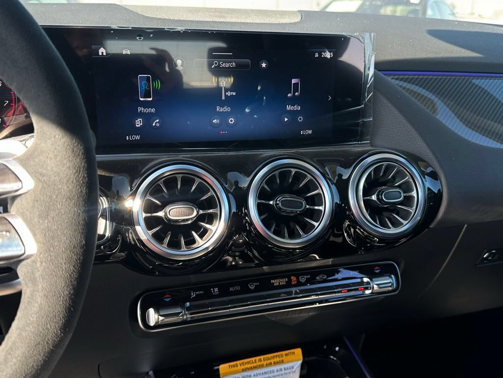 New 2025 Mercedes-Benz GLA 35 AMG 4MATIC image 21