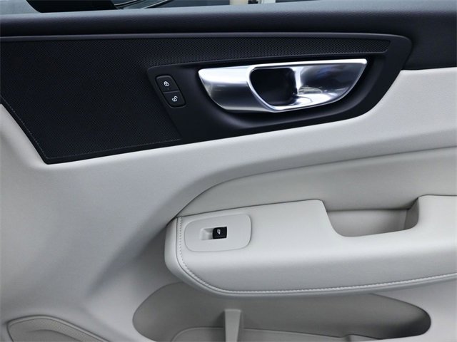 Used 2025 Volvo XC60 B5 Plus w/ Protection Package Premier image 29