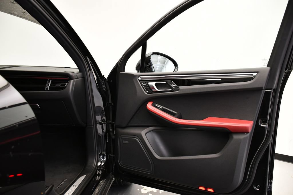Used 2023 Porsche Macan S image 47