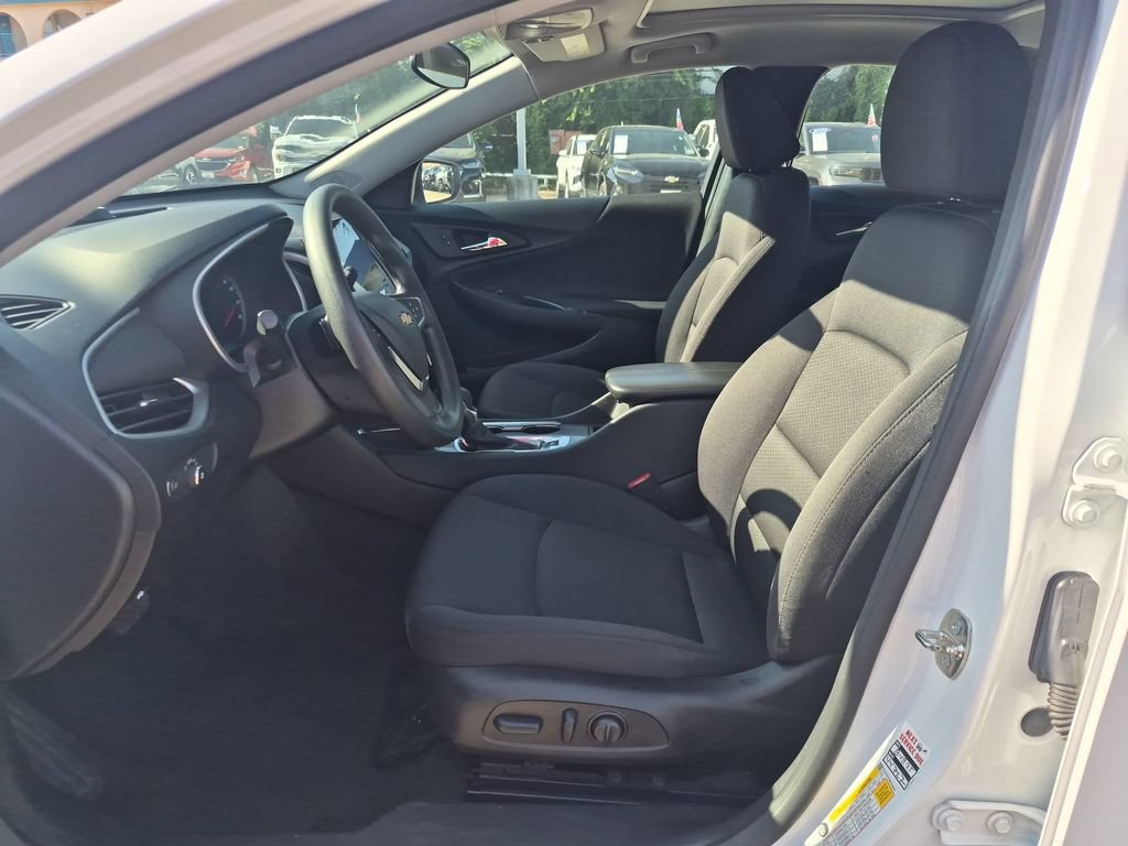 Used 2024 Chevrolet Malibu LT FWD image 11