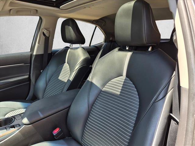 Used 2020 Toyota Camry SE w/ Moonroof Package AWD/4WD image 13