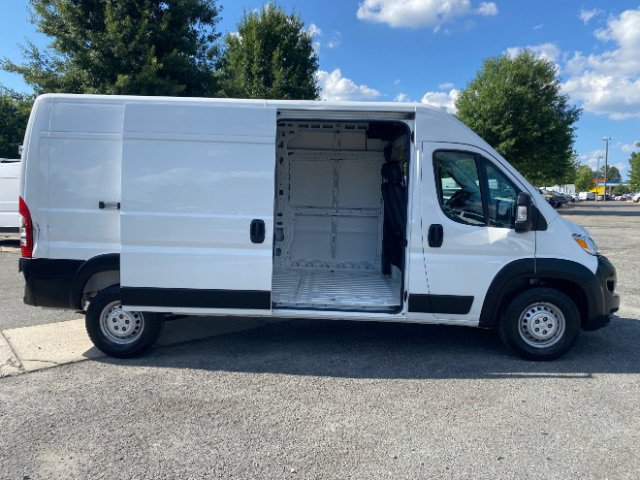 Used 2025 RAM ProMaster 2500 w/ Convenience Group FWD image 4