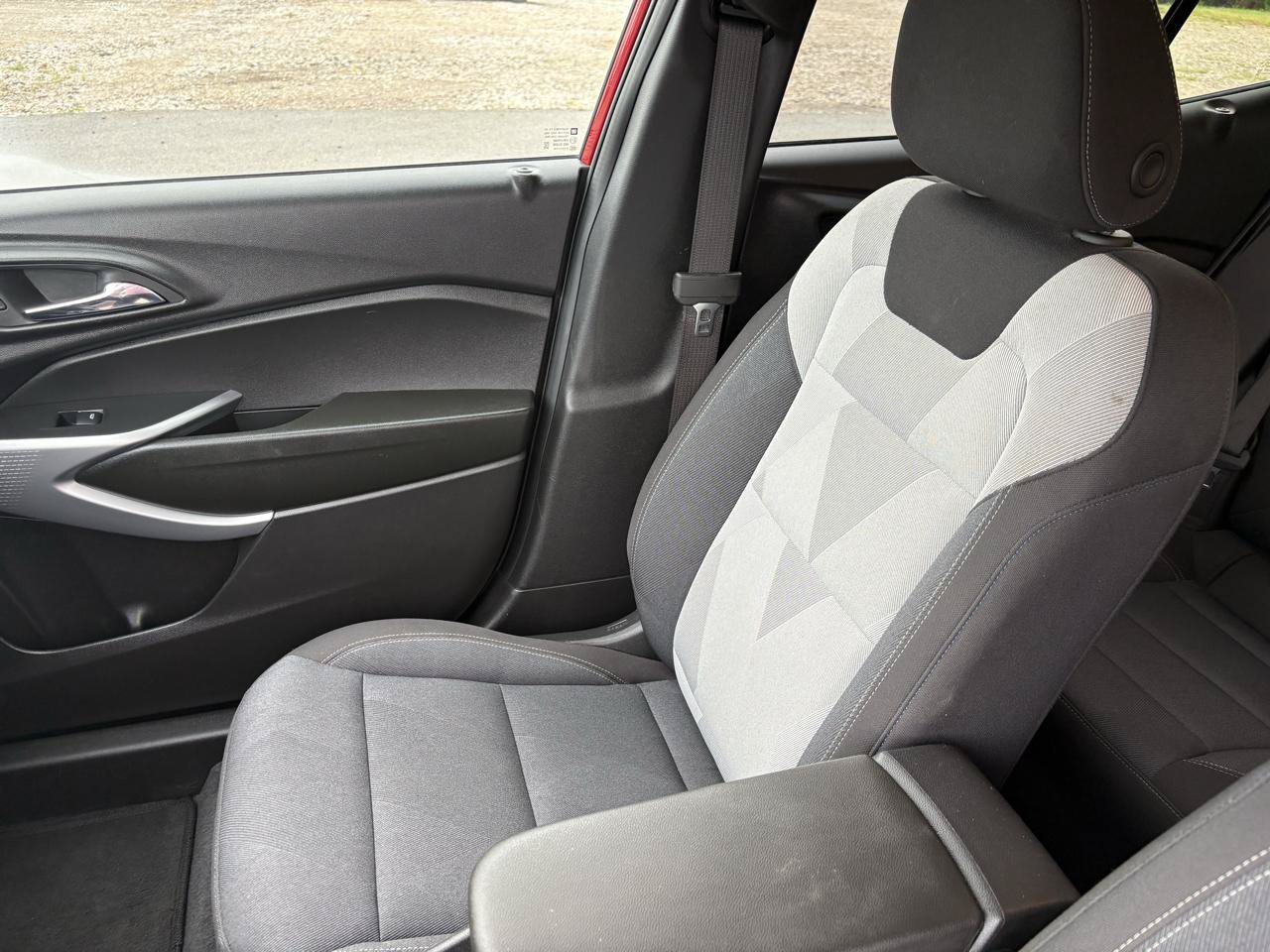 Used 2026 Chevrolet Trax LS FWD image 19