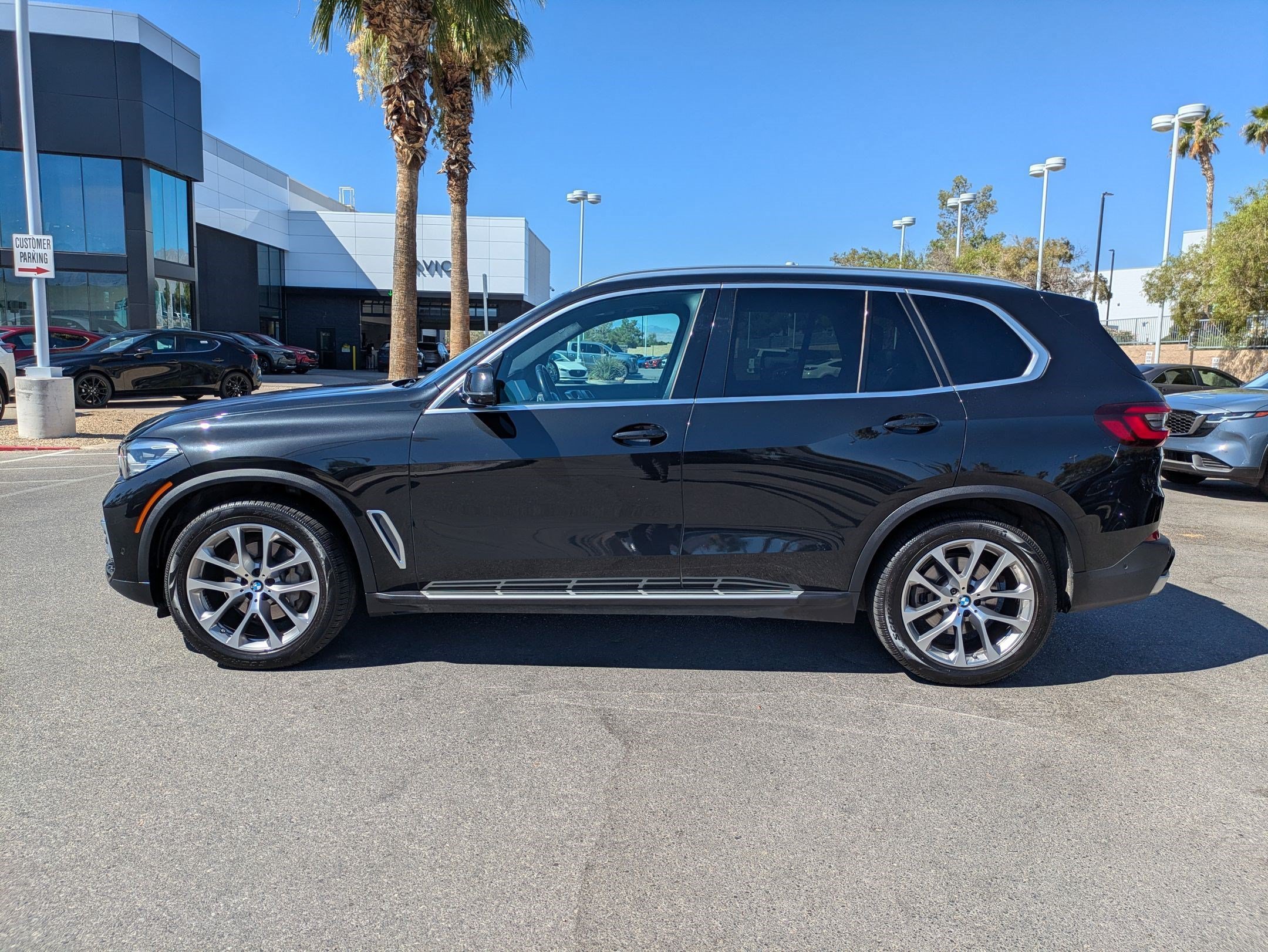 Used 2023 BMW X5 xDrive40i AWD/4WD image 2