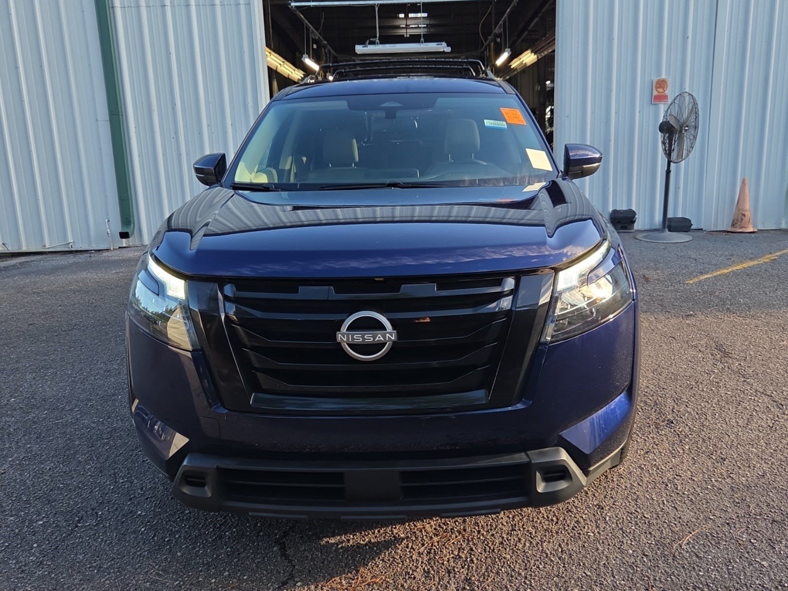 Used 2024 Nissan Pathfinder SV w/ Lighting Package (N92) FWD image 4