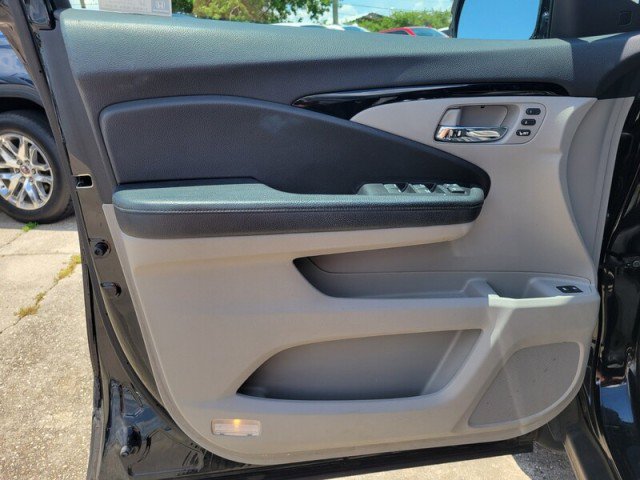 Used 2019 Honda Pilot Touring image 11