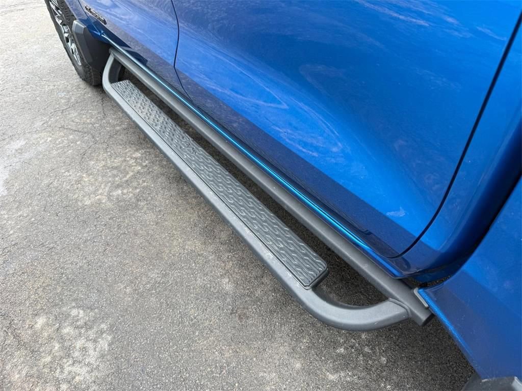 Used 2024 Chevrolet Colorado Z71 w/ Z71 Convenience Package 2 image 23