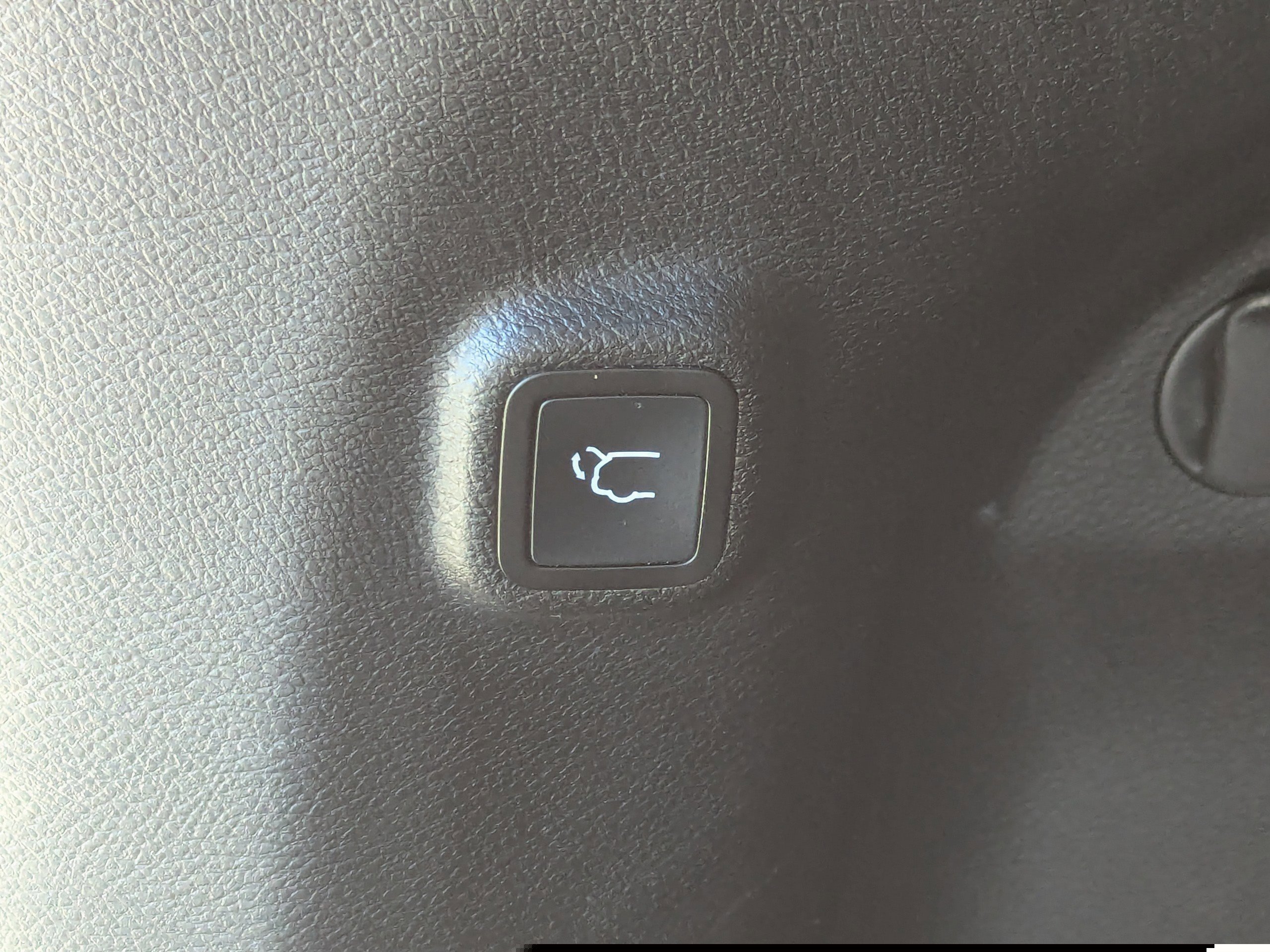 Used 2021 Jeep Cherokee Trailhawk w/ Premium Leather Package image 15