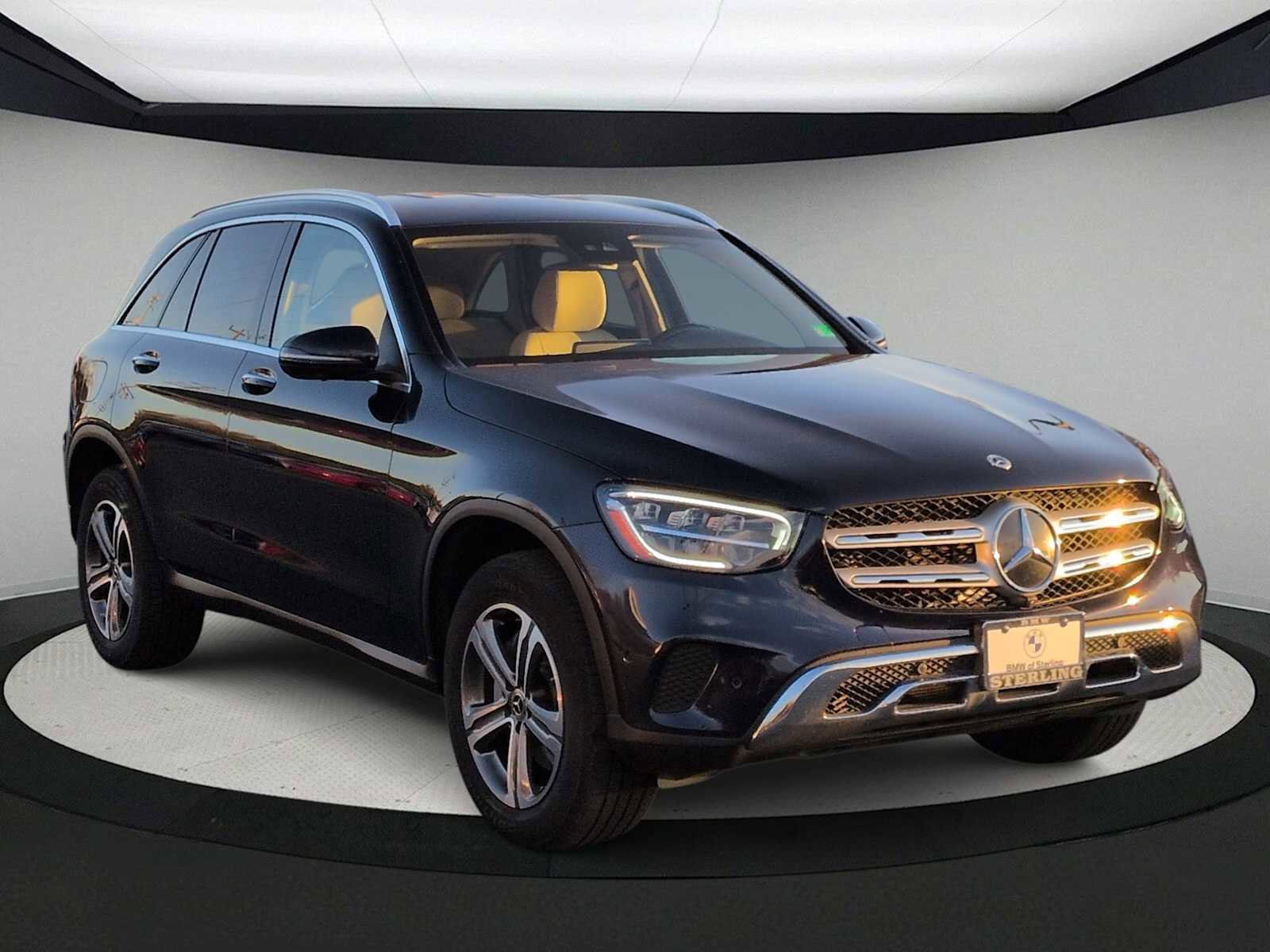 Used 2022 Mercedes-Benz GLC 300 4MATIC image 2