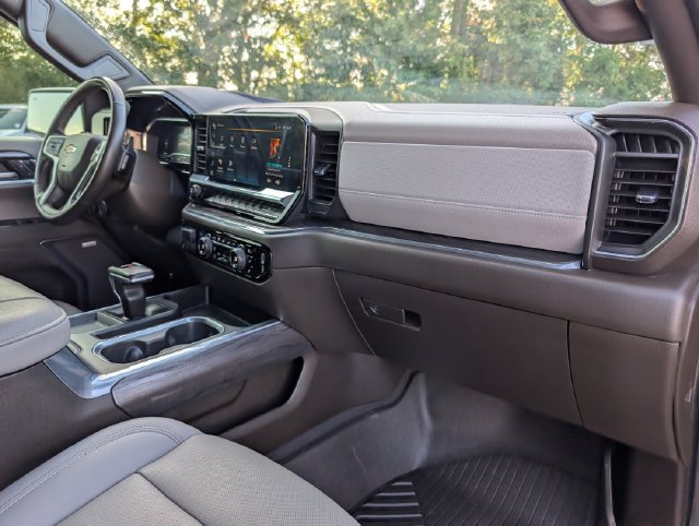 Certified 2024 Chevrolet Silverado 1500 LTZ w/ LTZ Convenience Package II AWD/4WD image 37