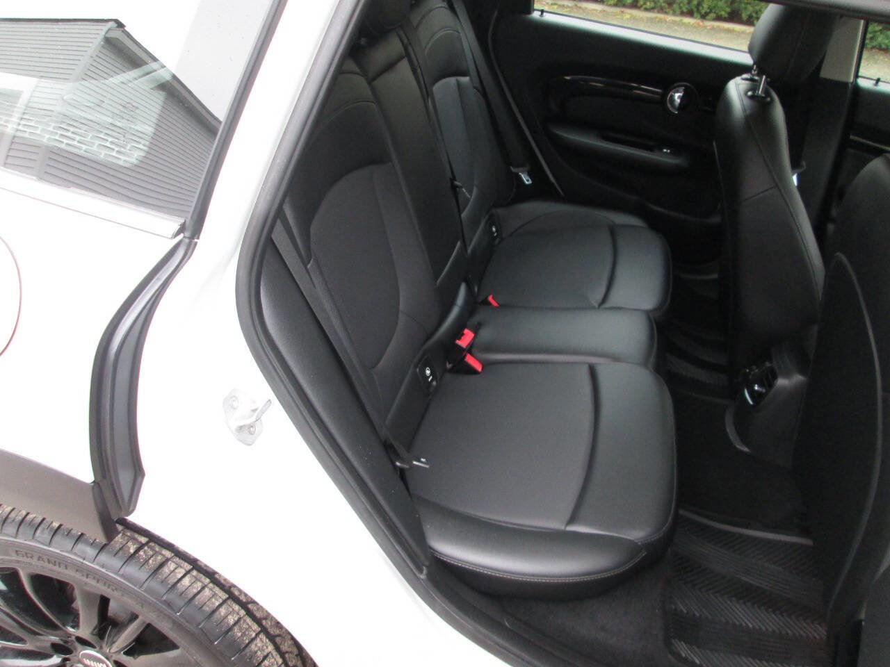 Used 2019 MINI Cooper Clubman ALL4 image 23