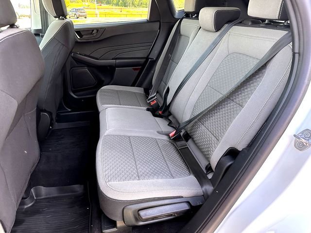 Used 2022 Ford Escape SE image 18