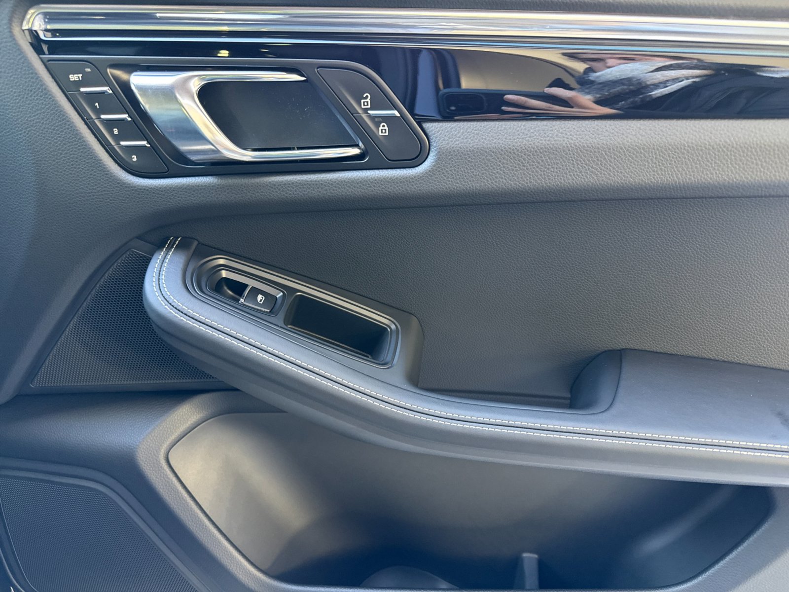 Certified 2026 Porsche Macan AWD/4WD image 20