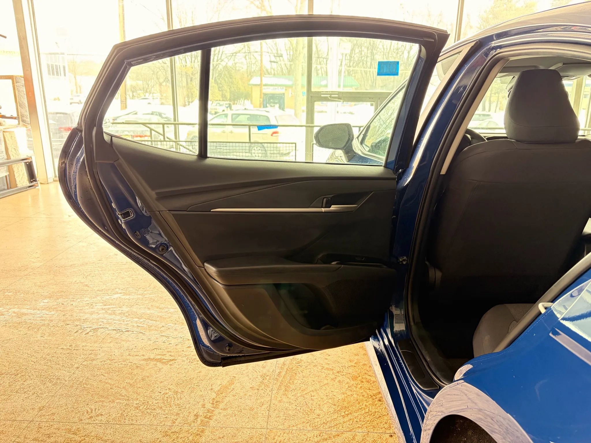 Used 2025 Toyota Camry SE image 11