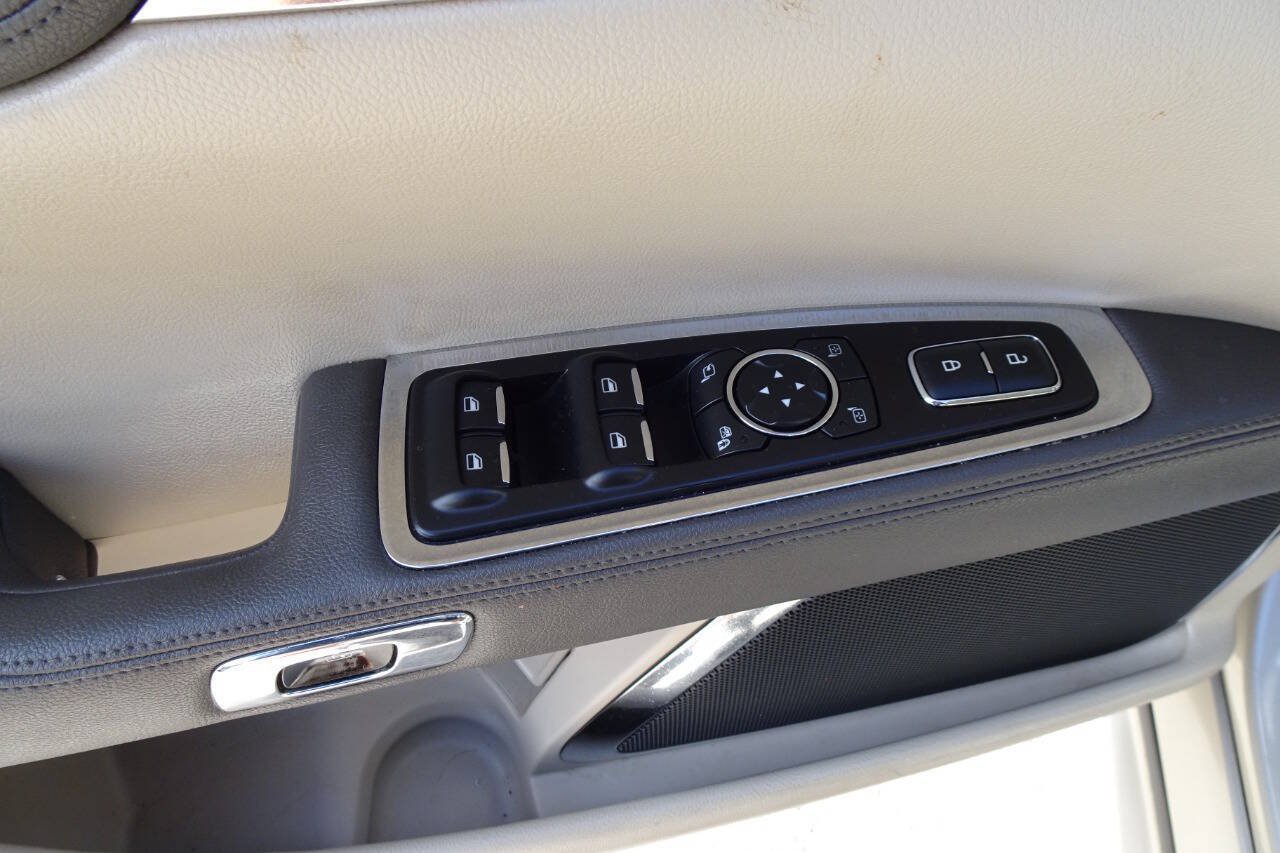 Used 2017 Lincoln Continental Select AWD/4WD image 13