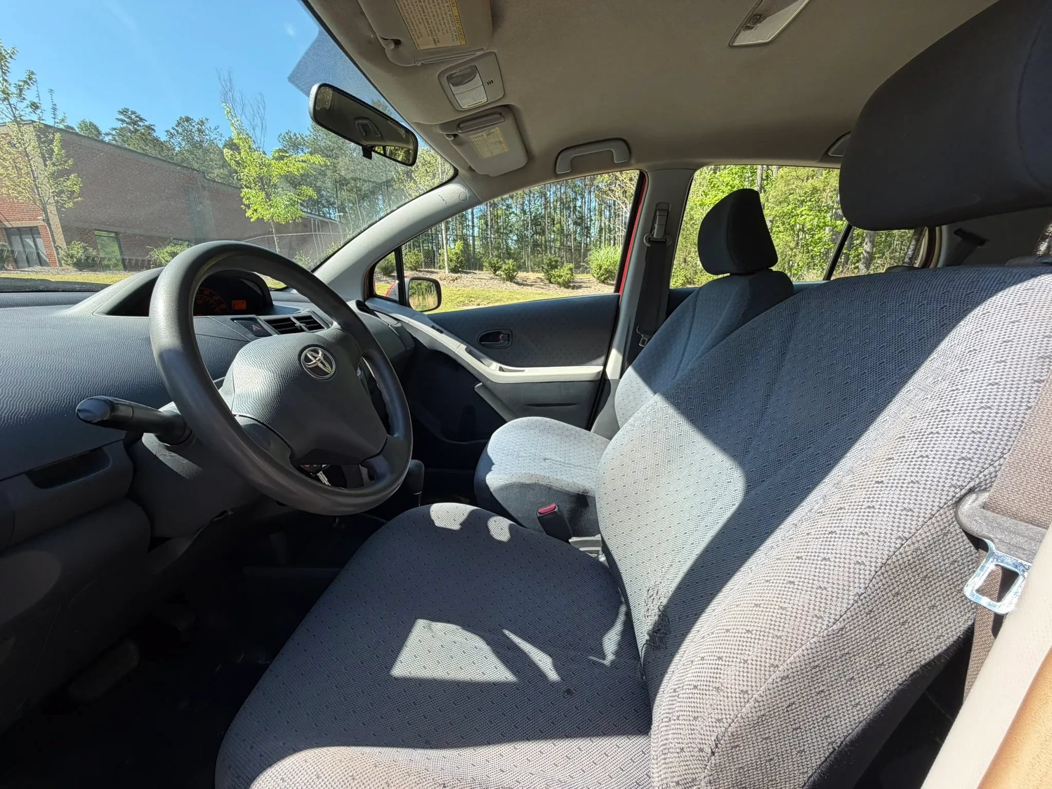 Used 2011 Toyota Yaris 4-Door Hatchback w/ PWR Pkg w/Steel Wheels FWD image 10