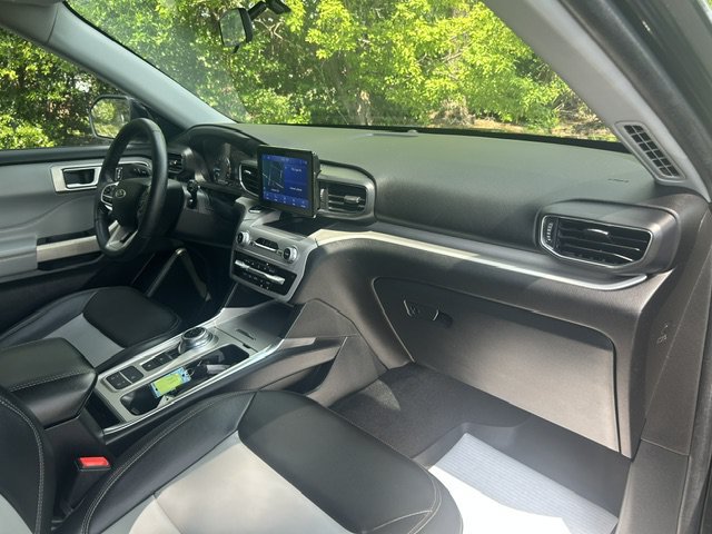 Used 2023 Ford Explorer XLT w/ Equipment Group 202A RWD image 15