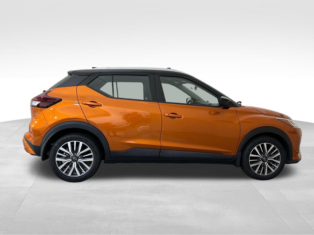 Used 2023 Nissan Kicks SV FWD image 7