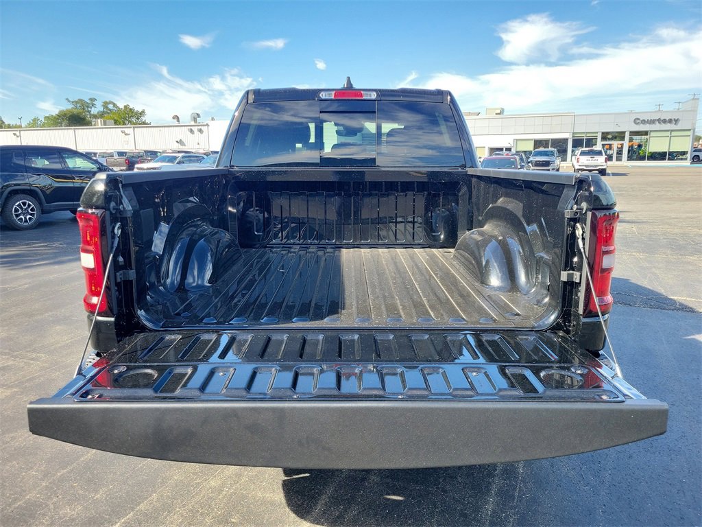 New 2026 RAM 1500 4x4 Crew Cab image 10