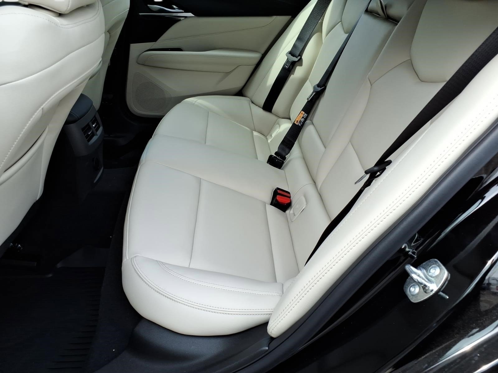 New 2026 Cadillac CT4 Luxury AWD/4WD image 11